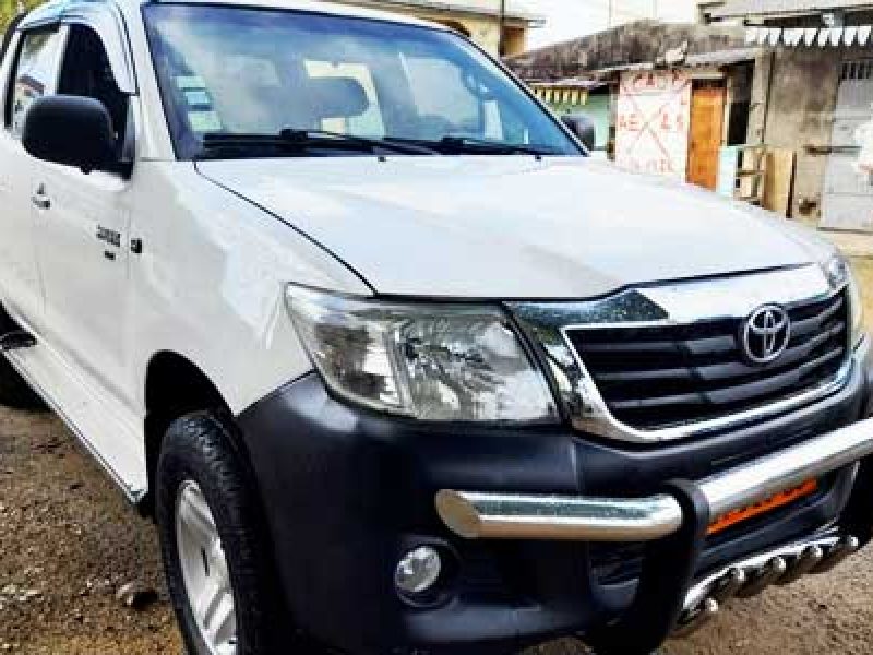 Location Toyota Hillux Pickup double cabine Douala