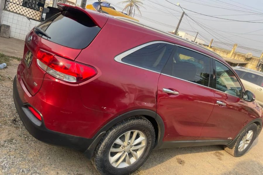 Location voiture KIA 2017 Douala